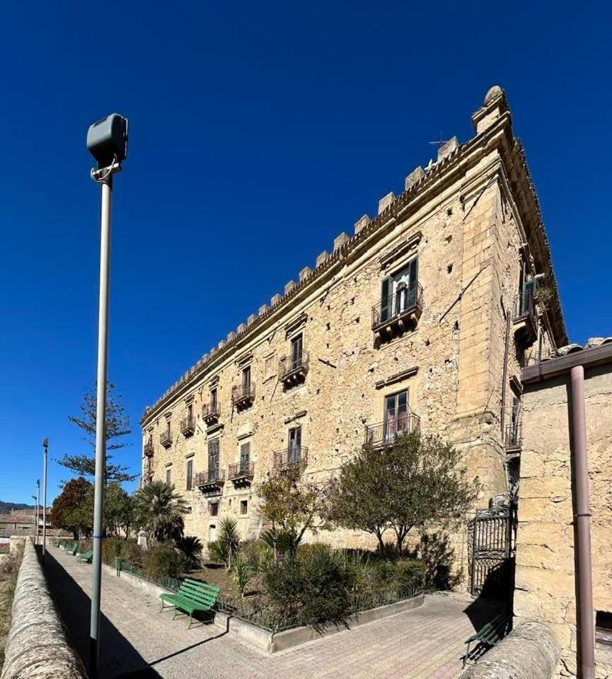 Casa Vacanza Helios Leonforte Exterior foto