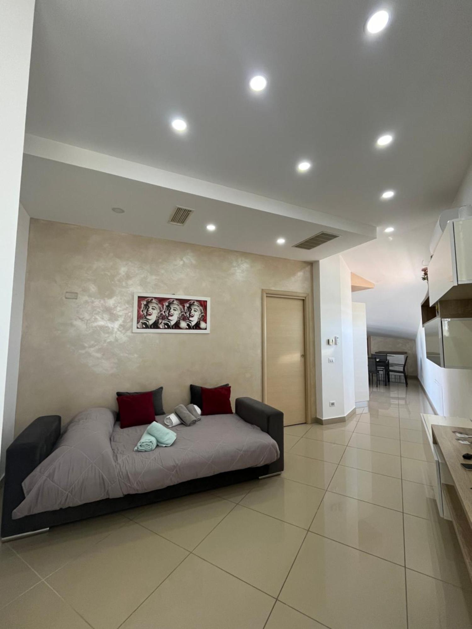 Casa Vacanza Helios Leonforte Exterior foto